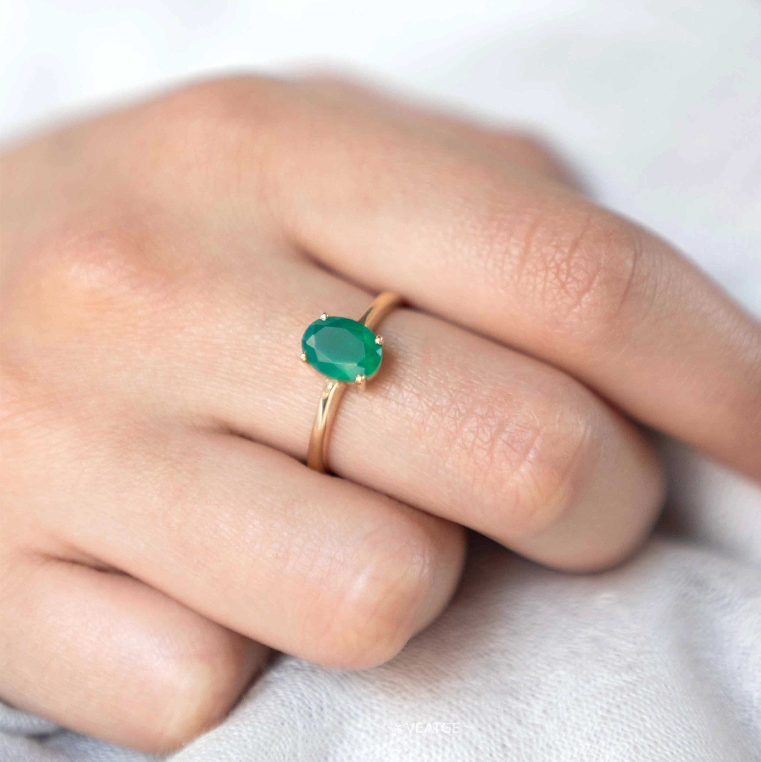 signature oval green onyx ring in 14k gold vermeil