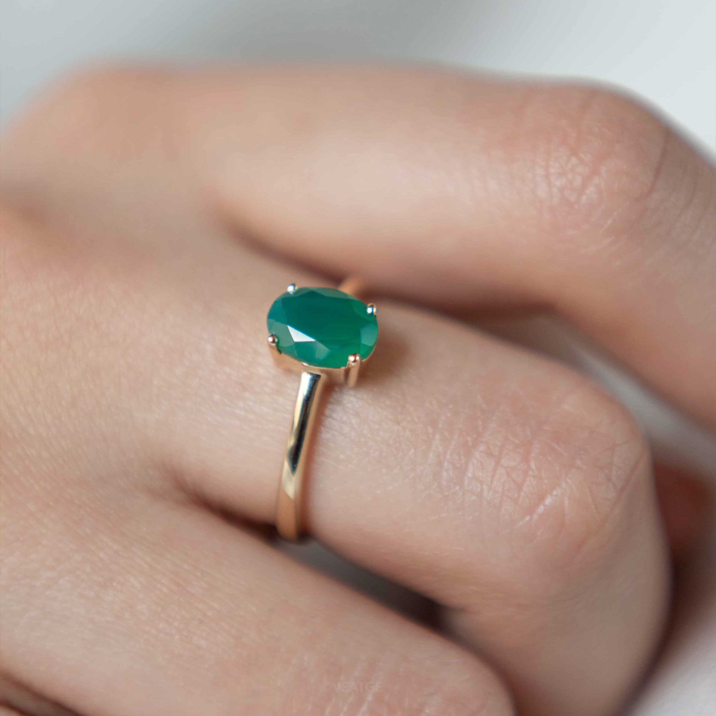 signature oval green onyx ring in 14k gold vermeil