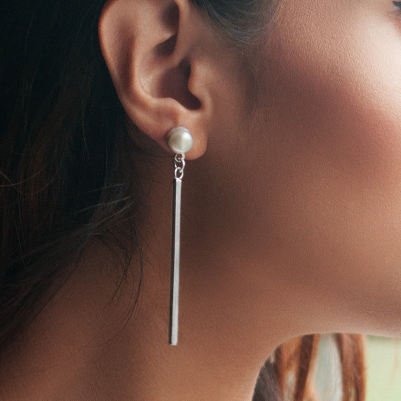 Pearl & Hammered Line Earrings
