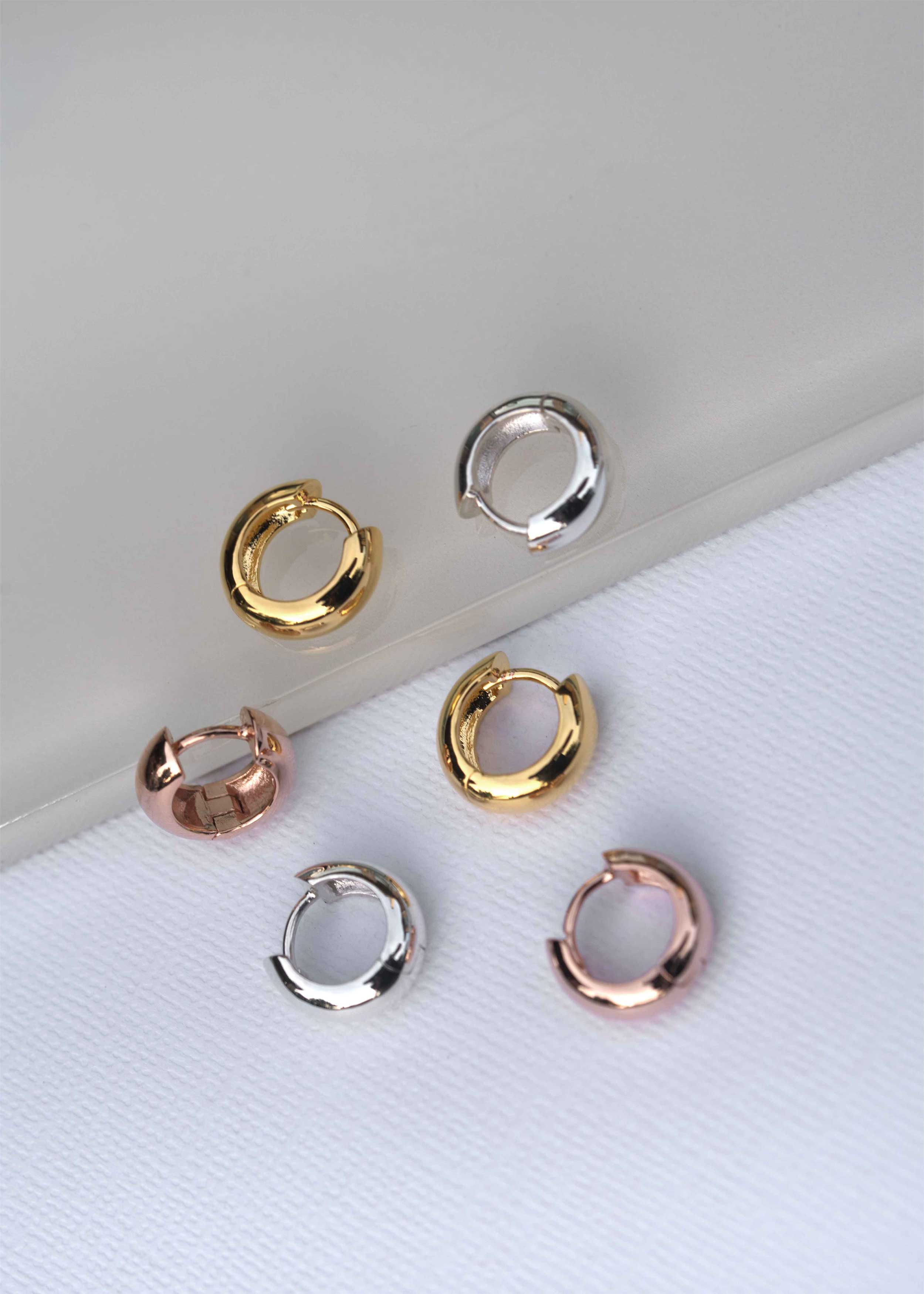 huggie hoop earrings chunky