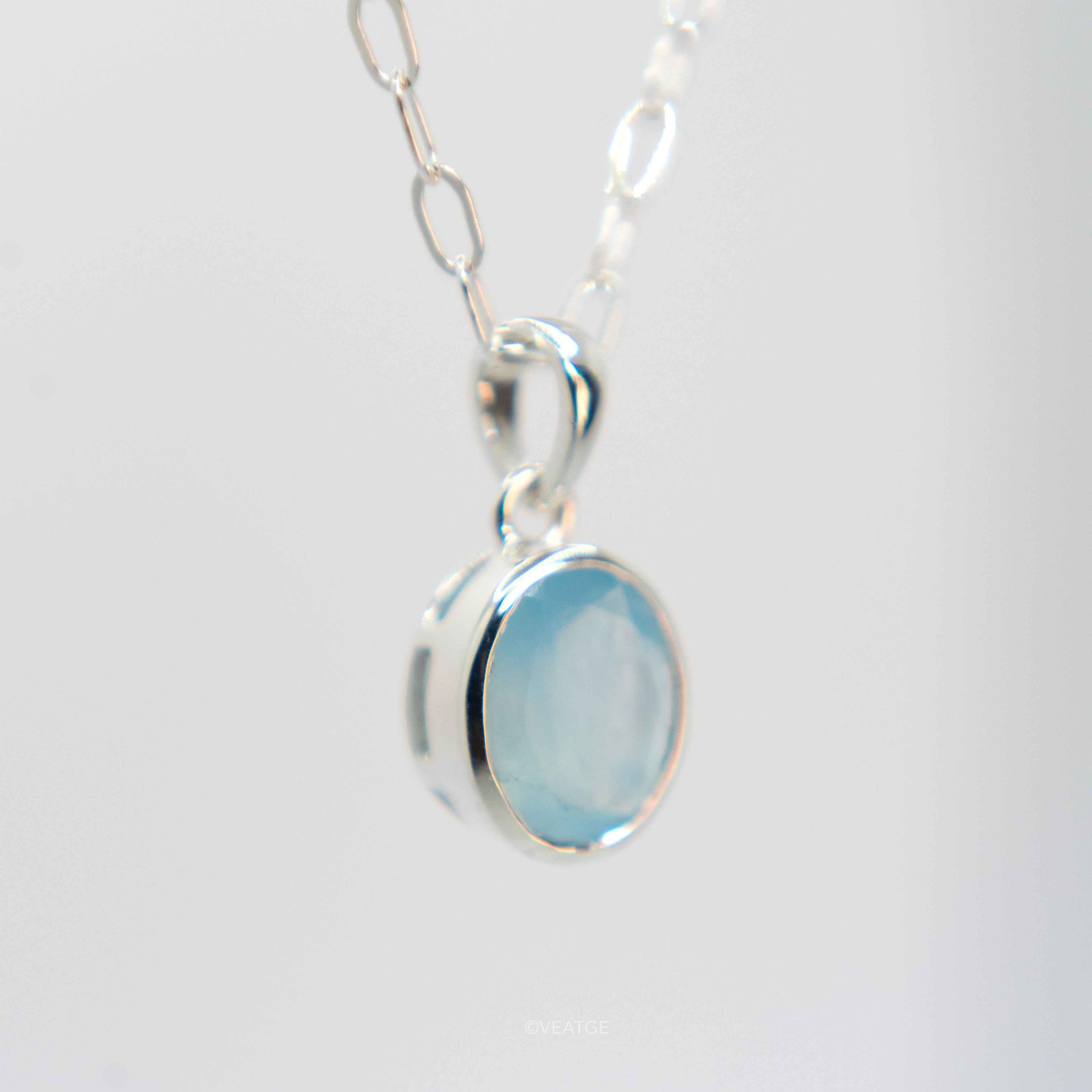 Aquamarine-Oval-Pendant Necklace in 925 Sterling Silver
