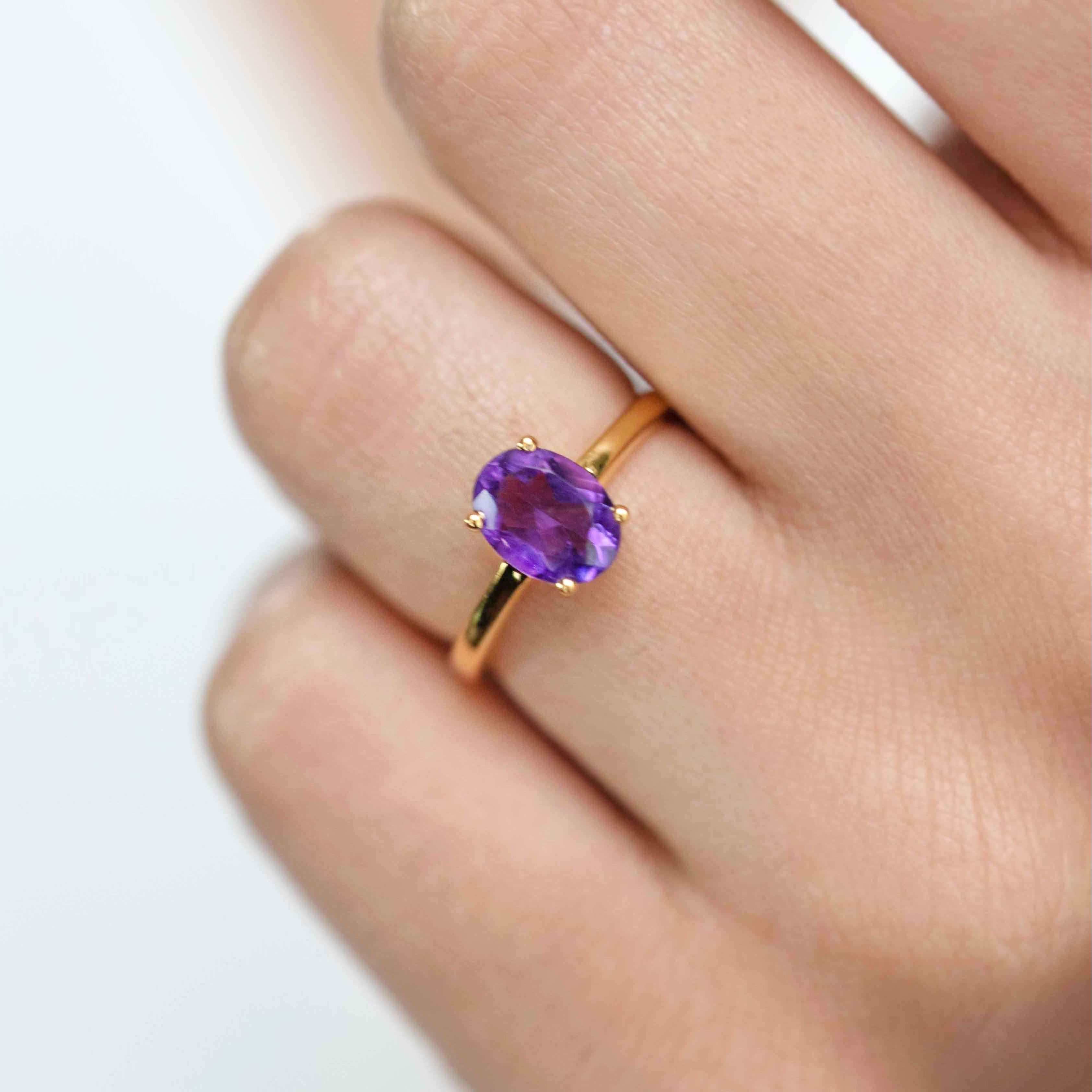 Signature Oval Dark Amethyst Ring Gold