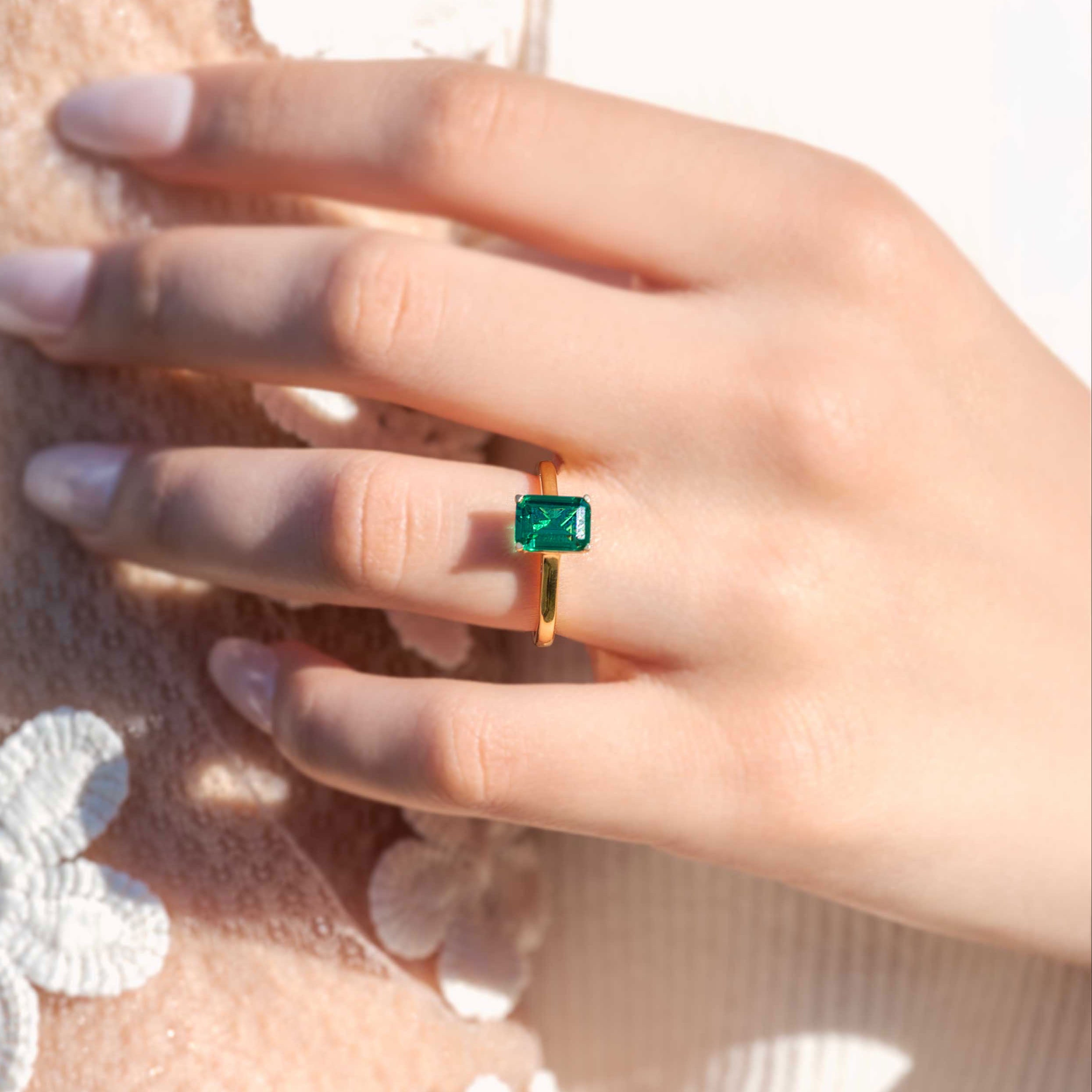 Emerald Ring Gold- Structure, May Birthstone Gifts for Women, Engagement Wedding Rings