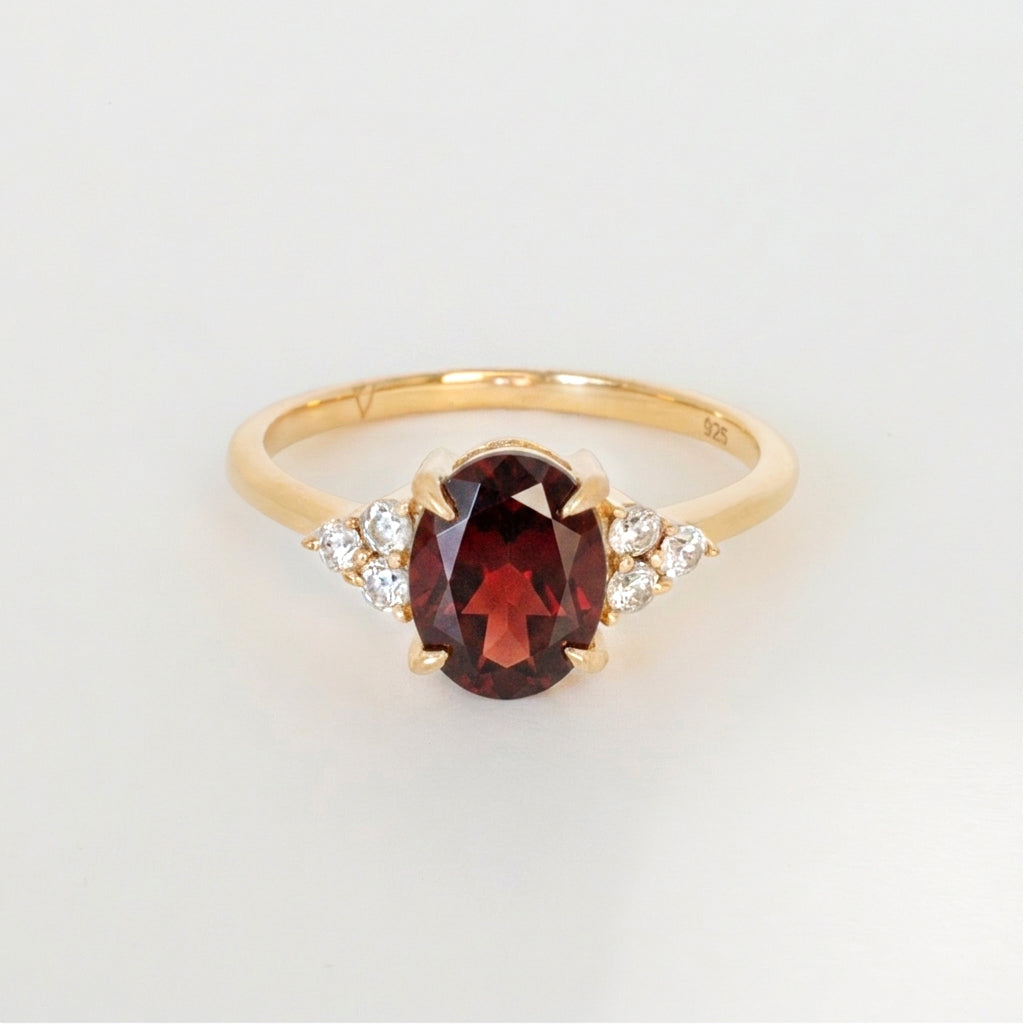 Garnet Ring - Fleur