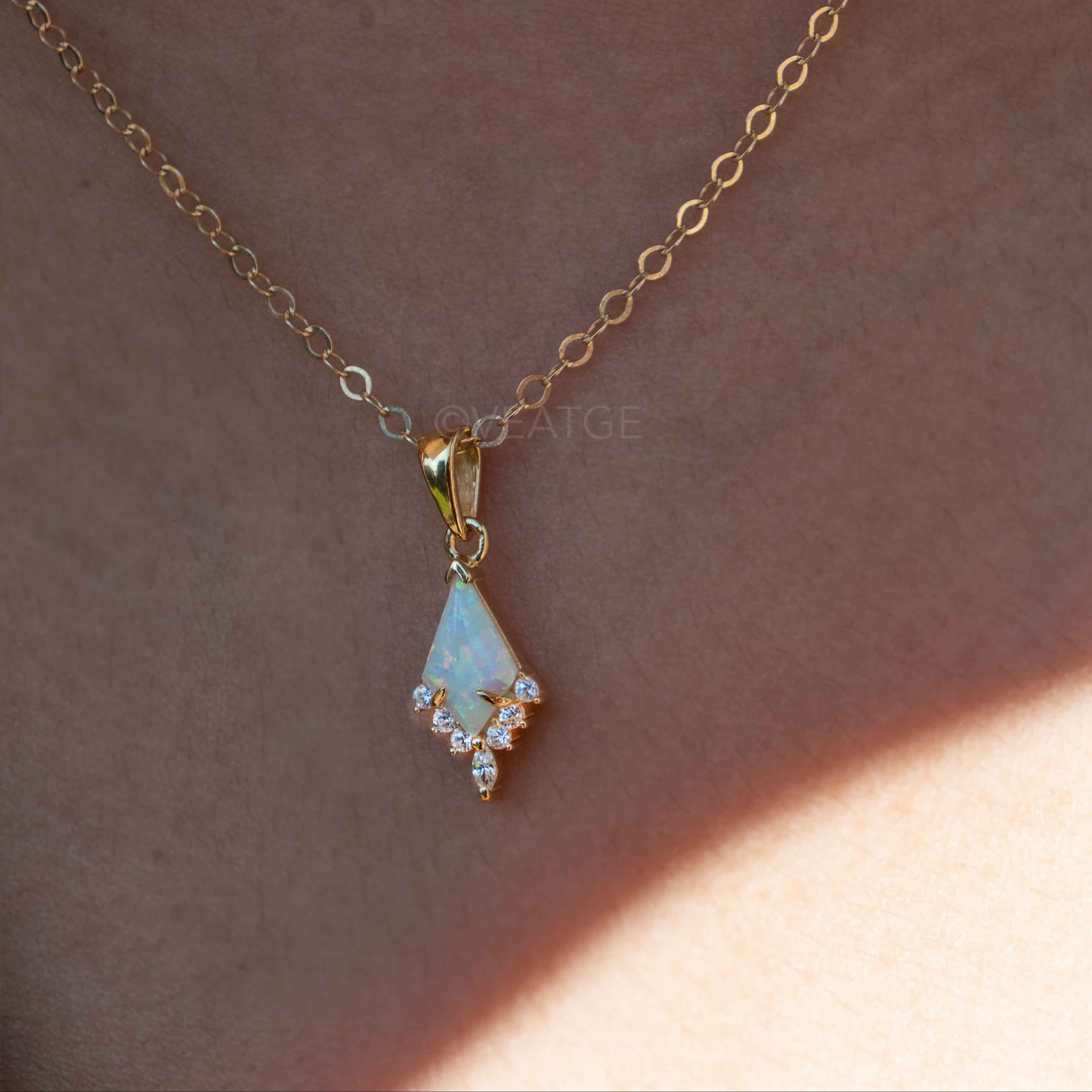 KITE OPAL NECKLACE GOLD VEATGE