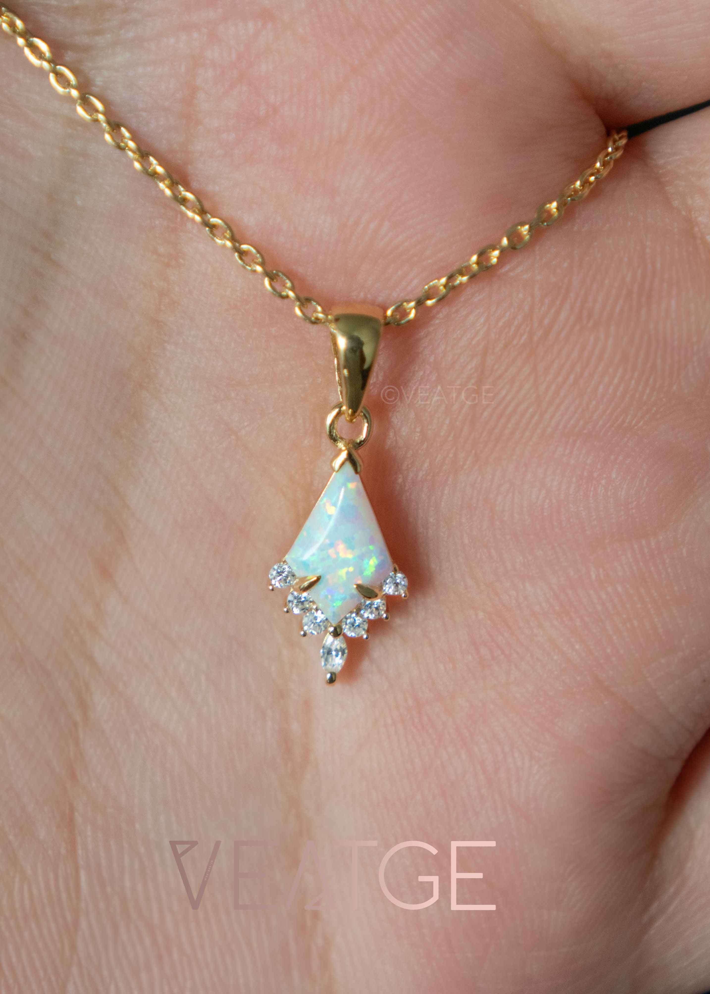 KITE OPAL NECKLACE GOLD VEATGE