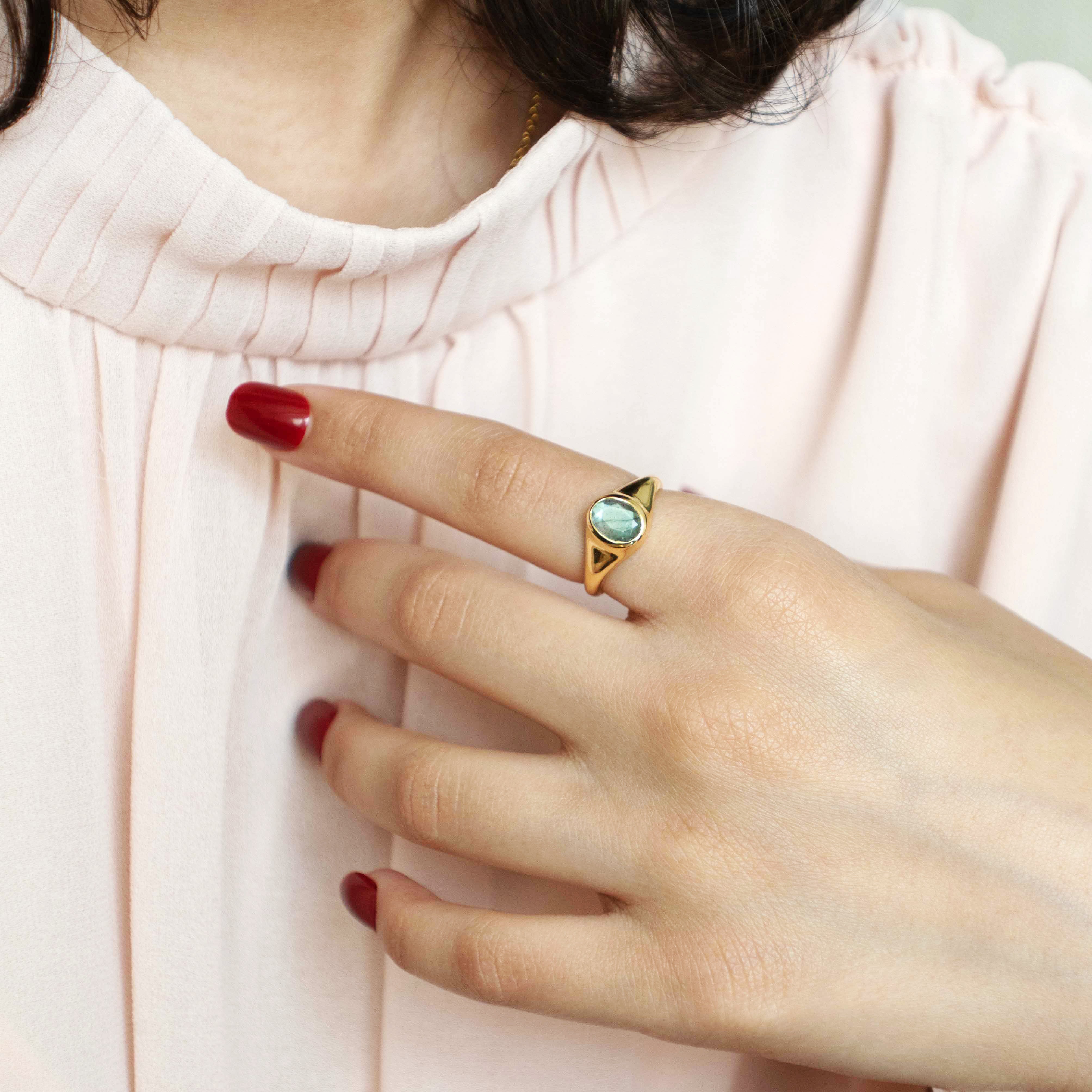 Labradorite Ring gold Veatge, Natural Gemstone Signet Ring 14k Gold Vermeil, Unisex signet ring, signet ring for men, signet rings for women