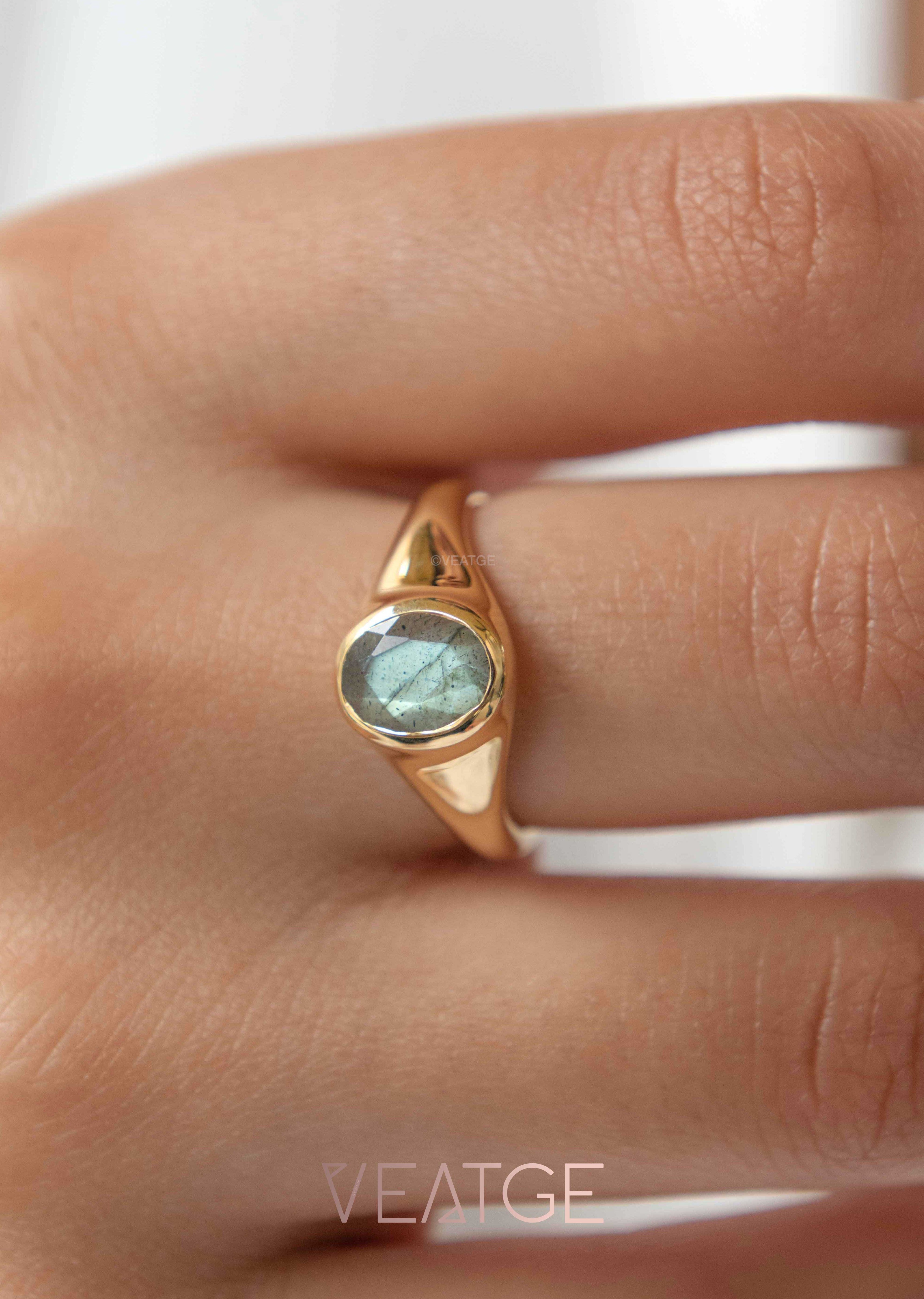 Signet Labradorite Ring gold Veatge