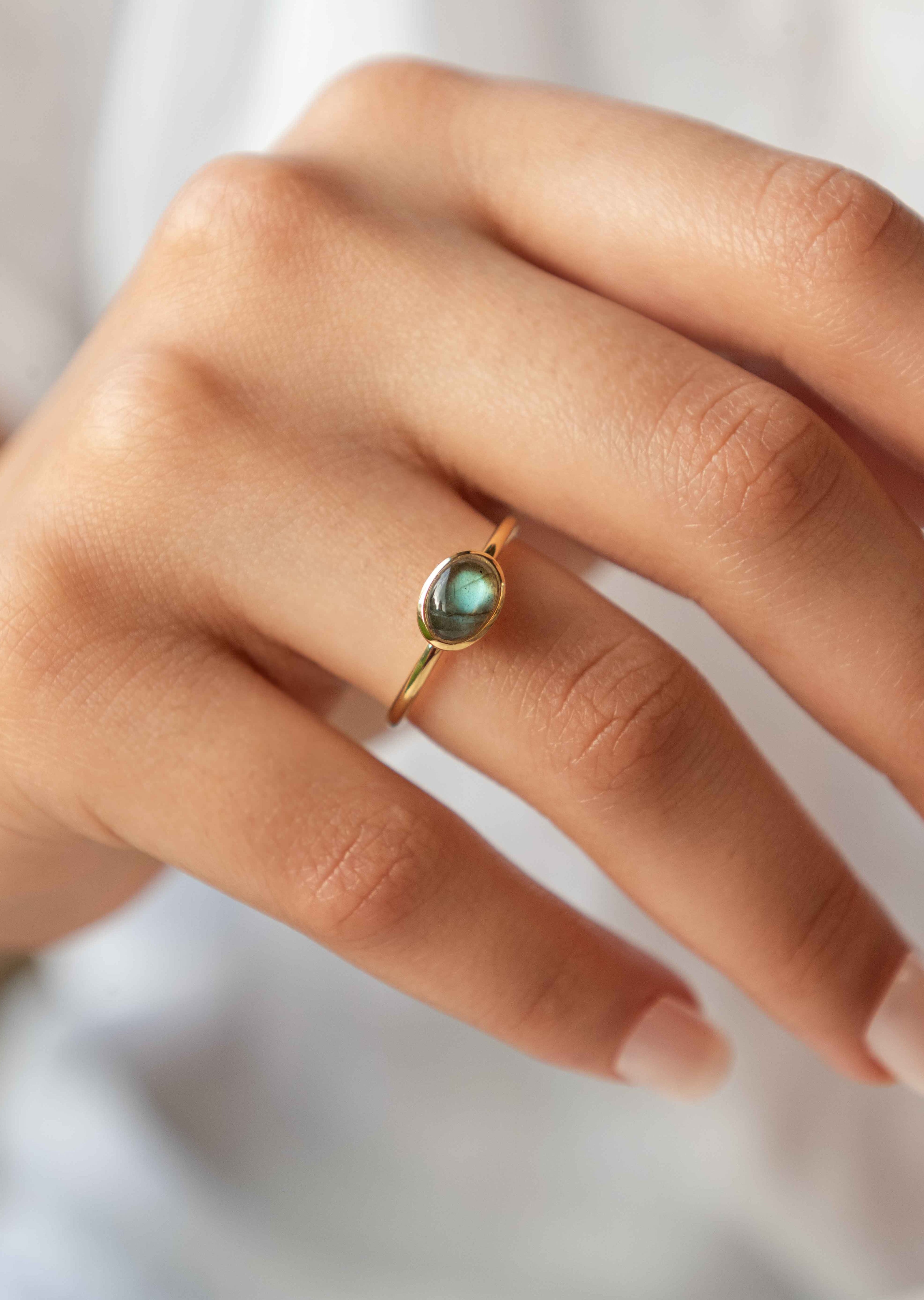 Dainty genuine labradorite ring gold, Green Blue Natural Labradorite gemstone ring, Gifts for Wife Mom Sister Bestf riend