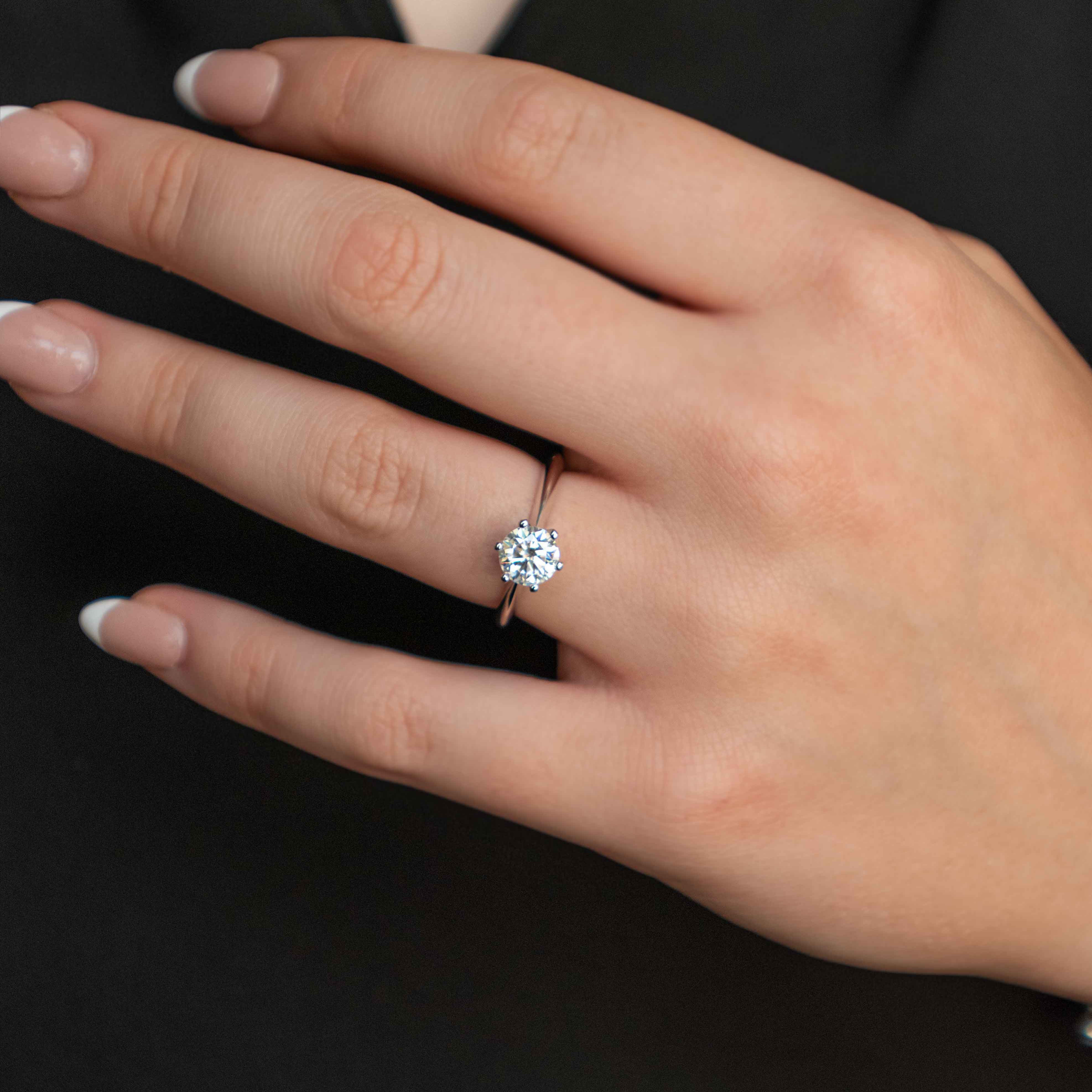 Classic Moissanite Ring Brilliant Cut