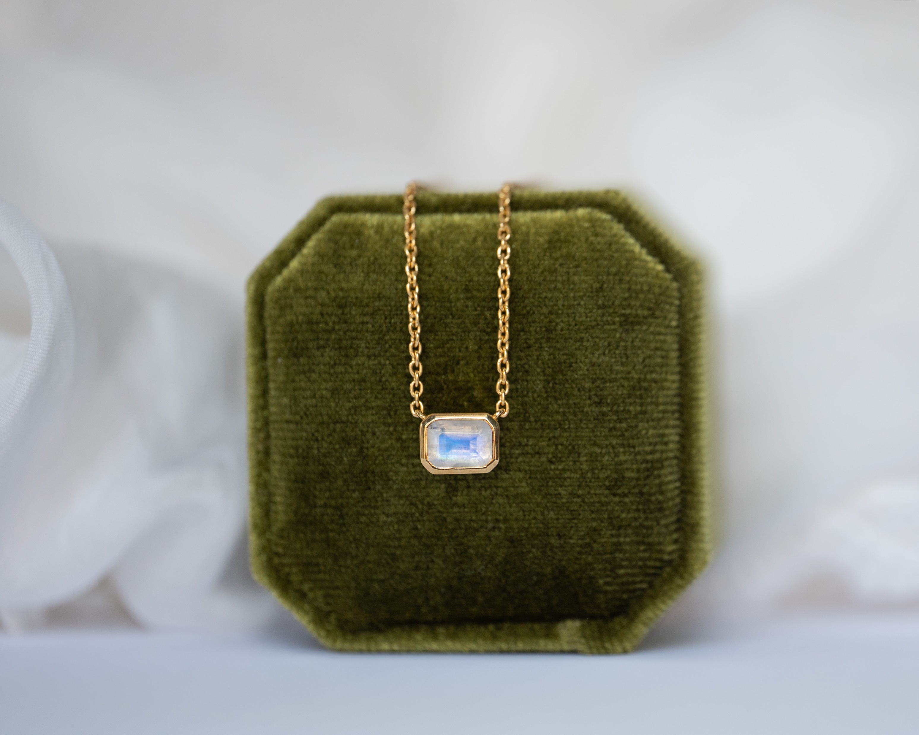 Moonstone Necklace - Structure
