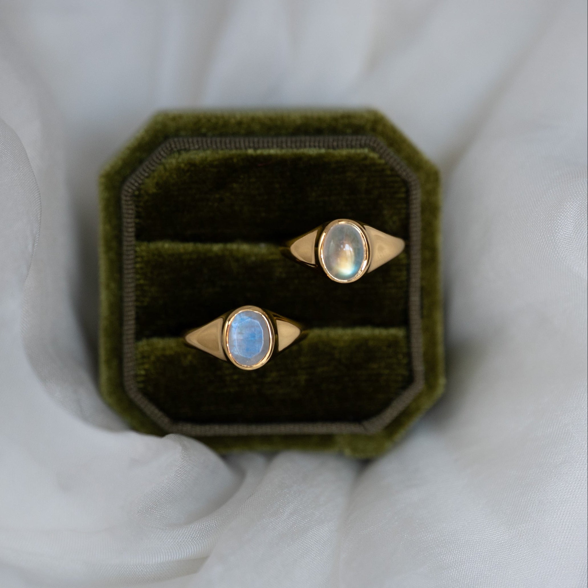 Moonstone Signet Ring Gold