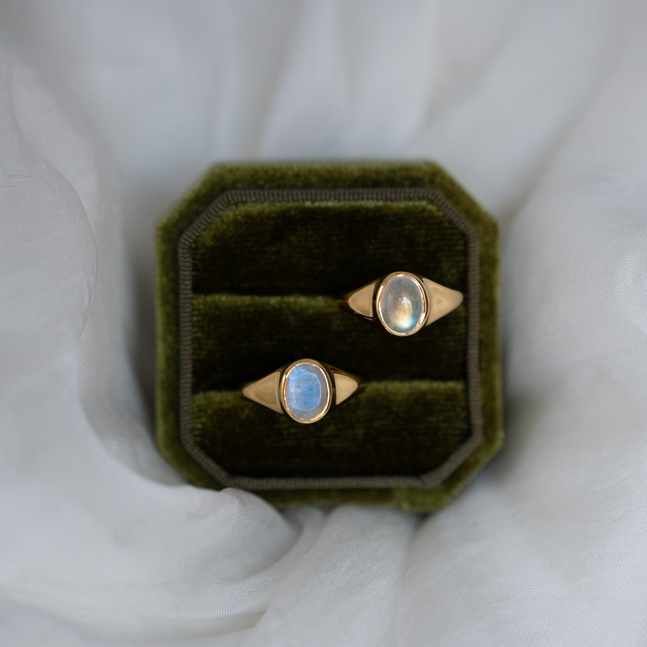Moonstone Signet Ring Gold
