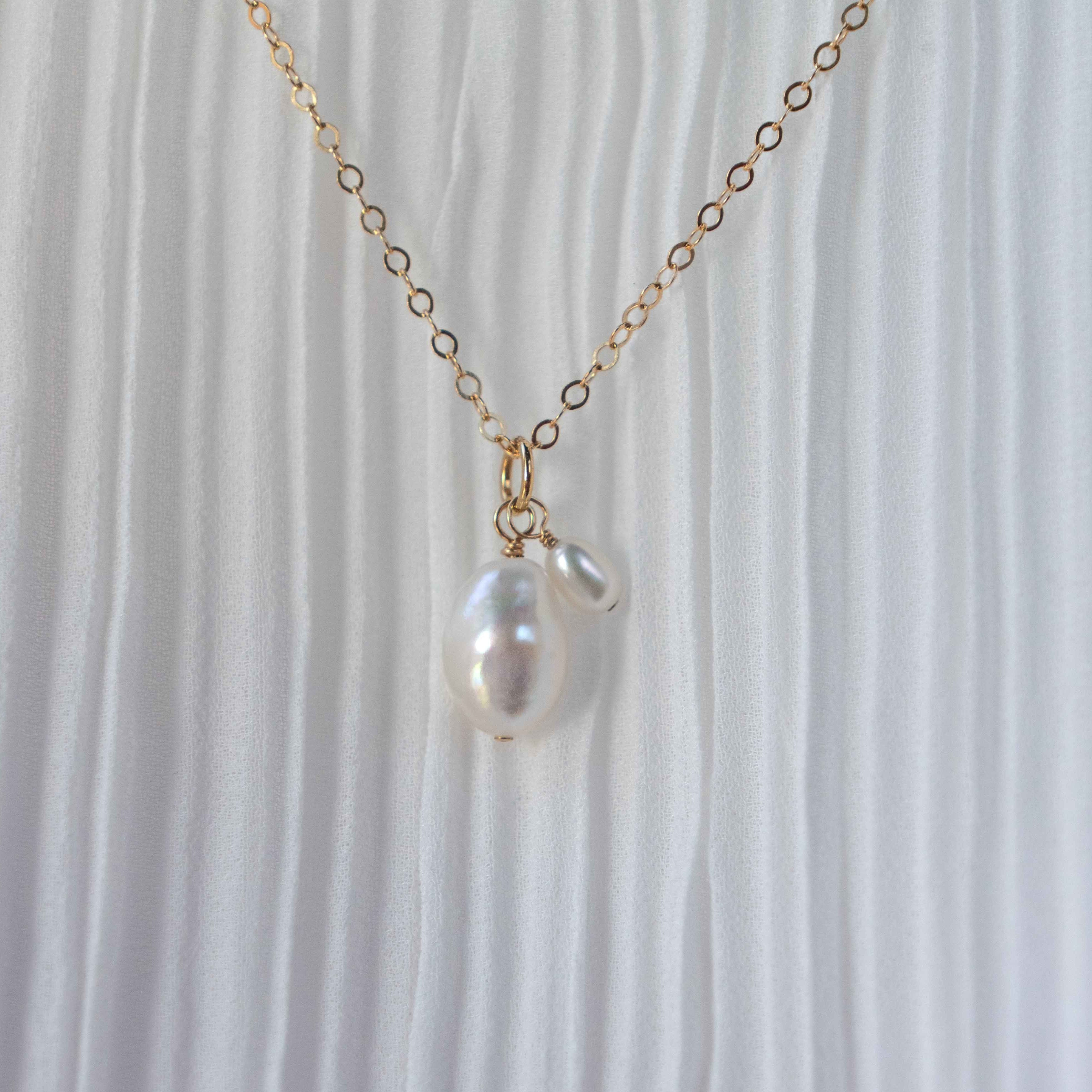Mother Daughter Necklace, Mothers Day Gift, Gift for Mom, Gift for New Moms, Mom Gifts, Pearl Necklace