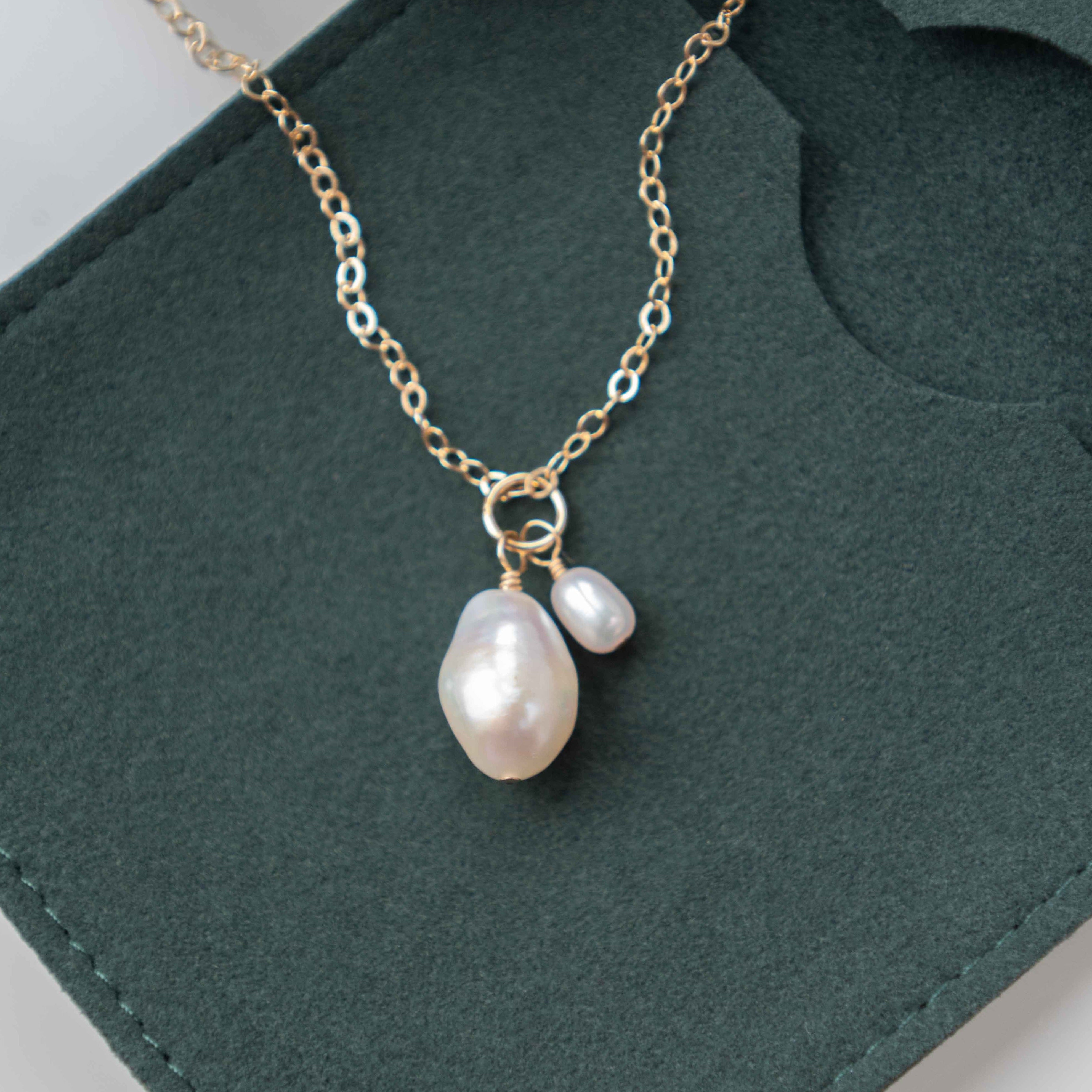 Mother Daughter Necklace, Mothers Day Gift, Gift for Mom, Gift for New Moms, Mom Gifts, Pearl Necklace