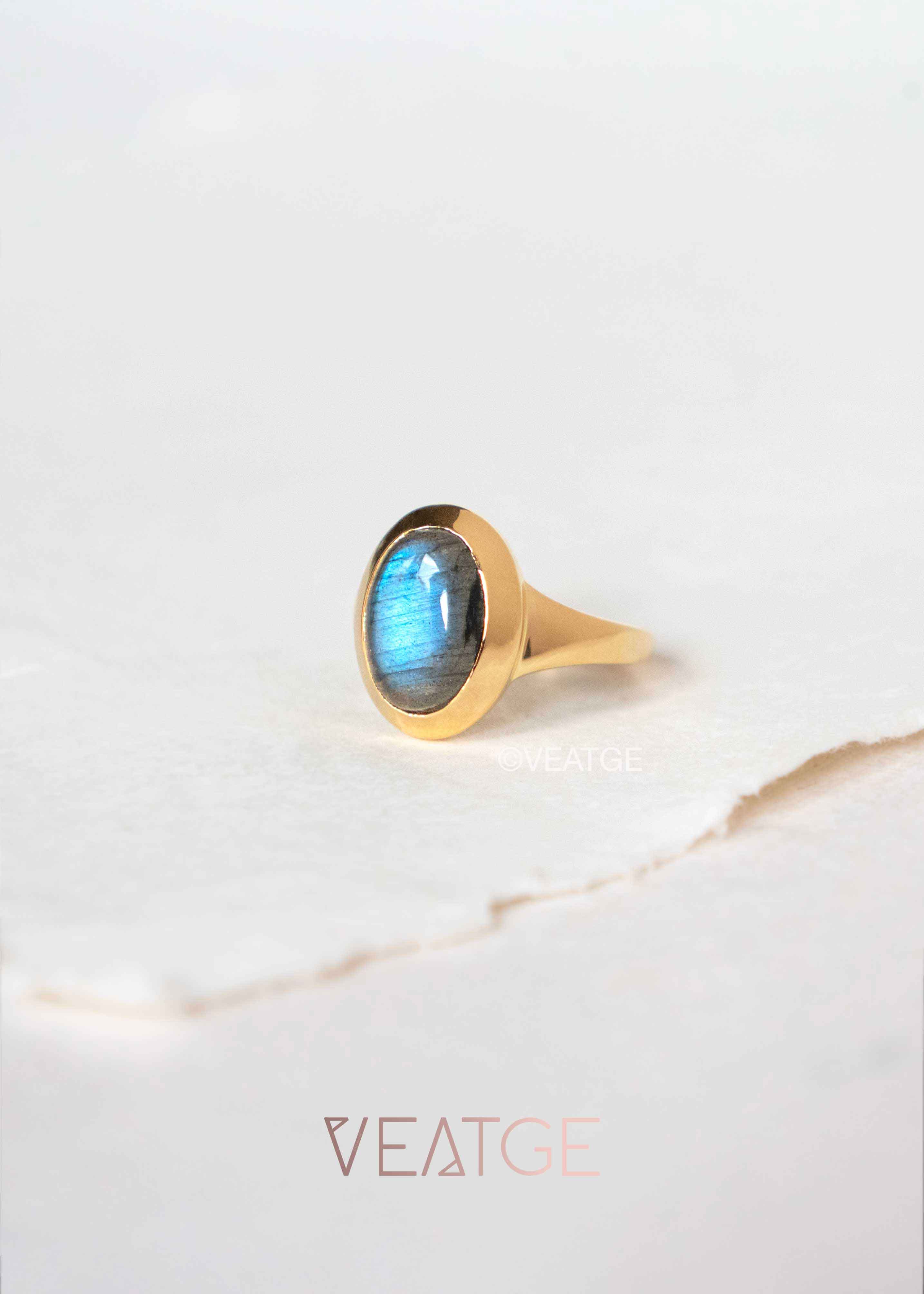 Deep Blue flash Labradorite Ring Gold - Olive