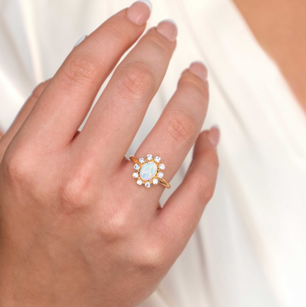 Opal_Ring_Gold_Flower_Shape