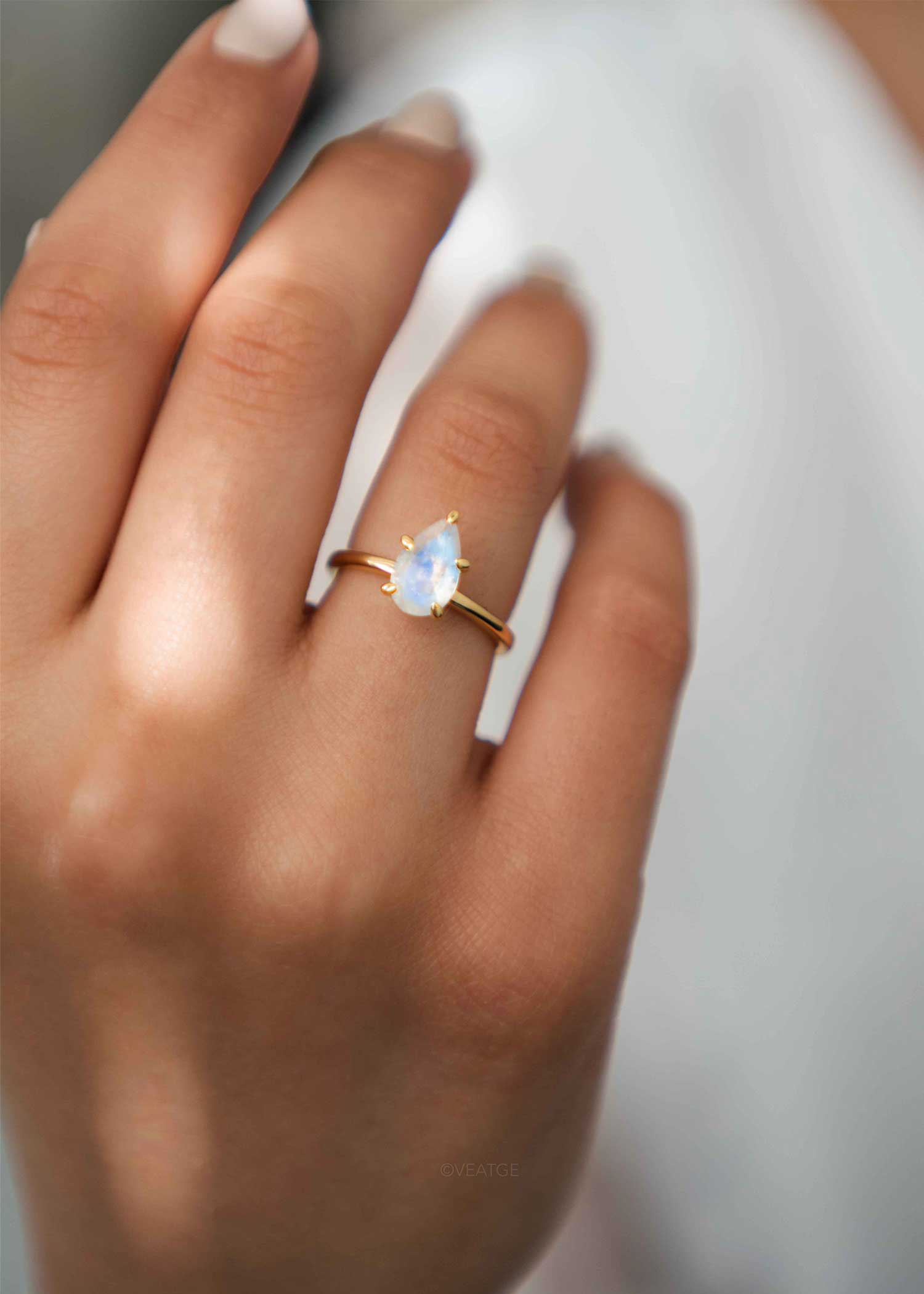 Pear Moonstone Ring, Moonstone Gold Ring, Natural Gemstone Rainbow Moonstone Ring Minimalist Engagement Gifts for Women, June Birthstone Ring