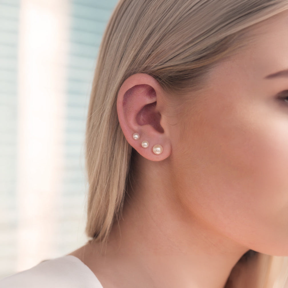 Pearl-Studs in Solid Gold