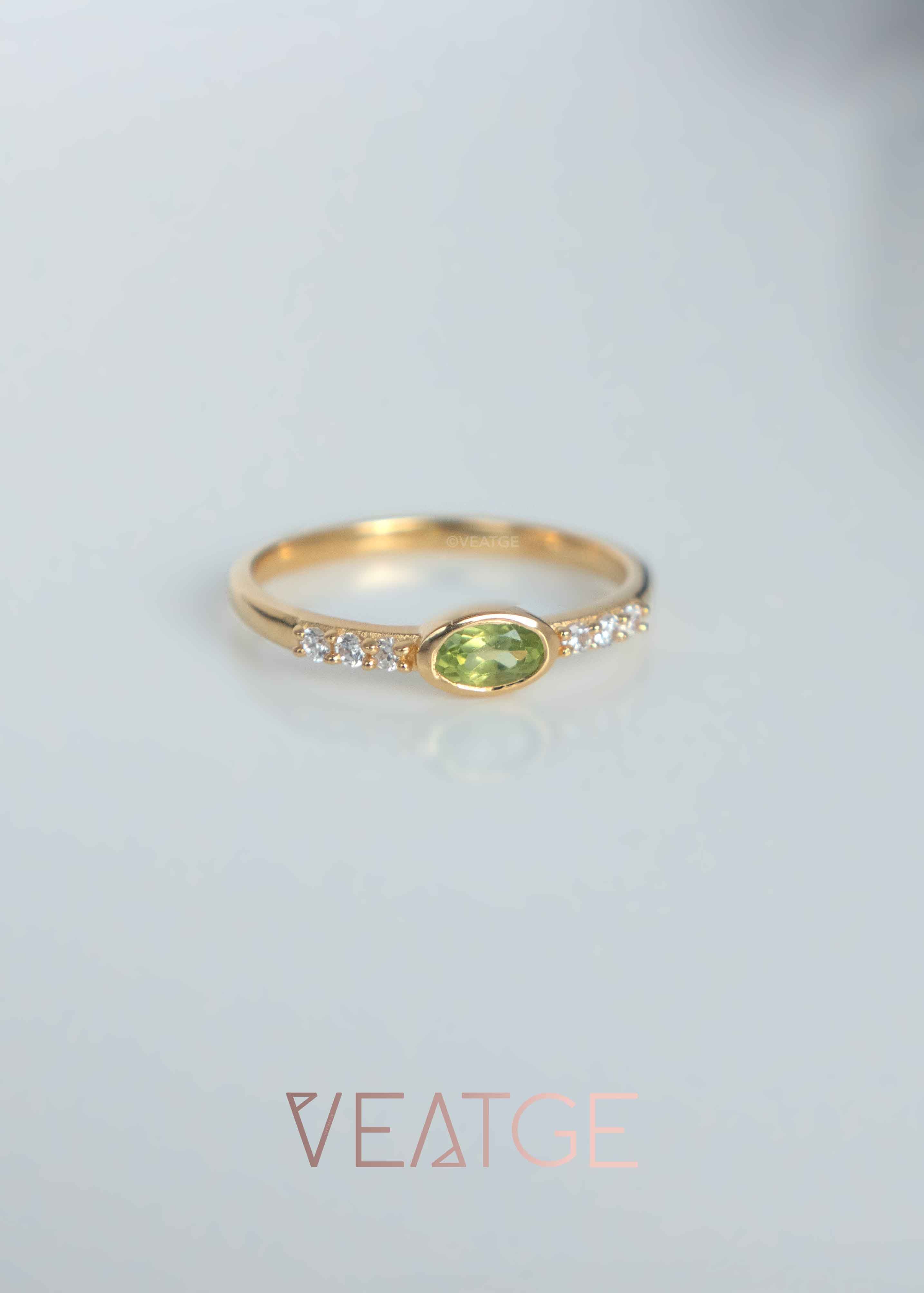 Genuine Natural Peridot Birthstone Stacking ring gold Elise by Veatge