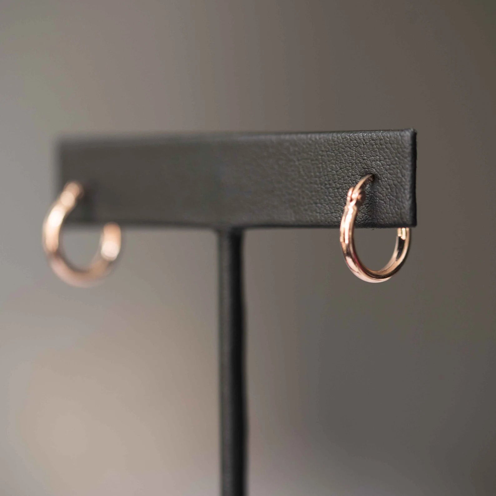 Rose Gold Huggie Hoop Earrings Simple, Minimalist Everyday Clicker Hoops, Small Dainty Sleeper Earrings, Gift for Girls, Daughter Birthday Gifts