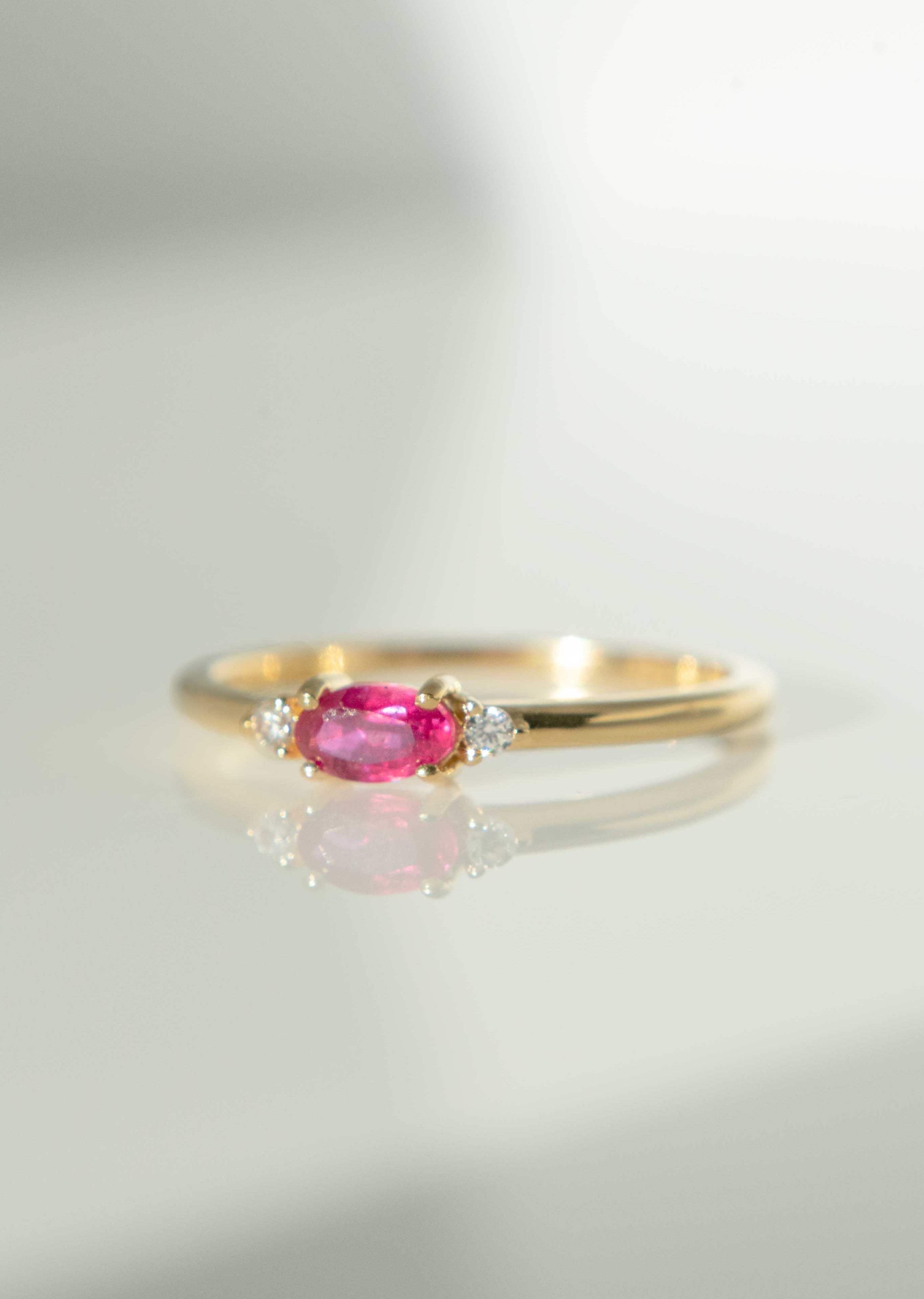 18k Gold & Red Ruby Stackable Ring – Sabrina Design