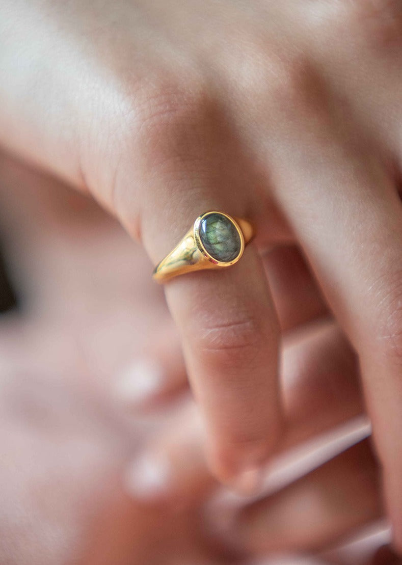 Signet Labradorite Ring gold Veatge