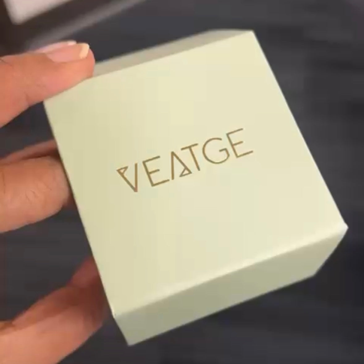 VEATGE RING BOX