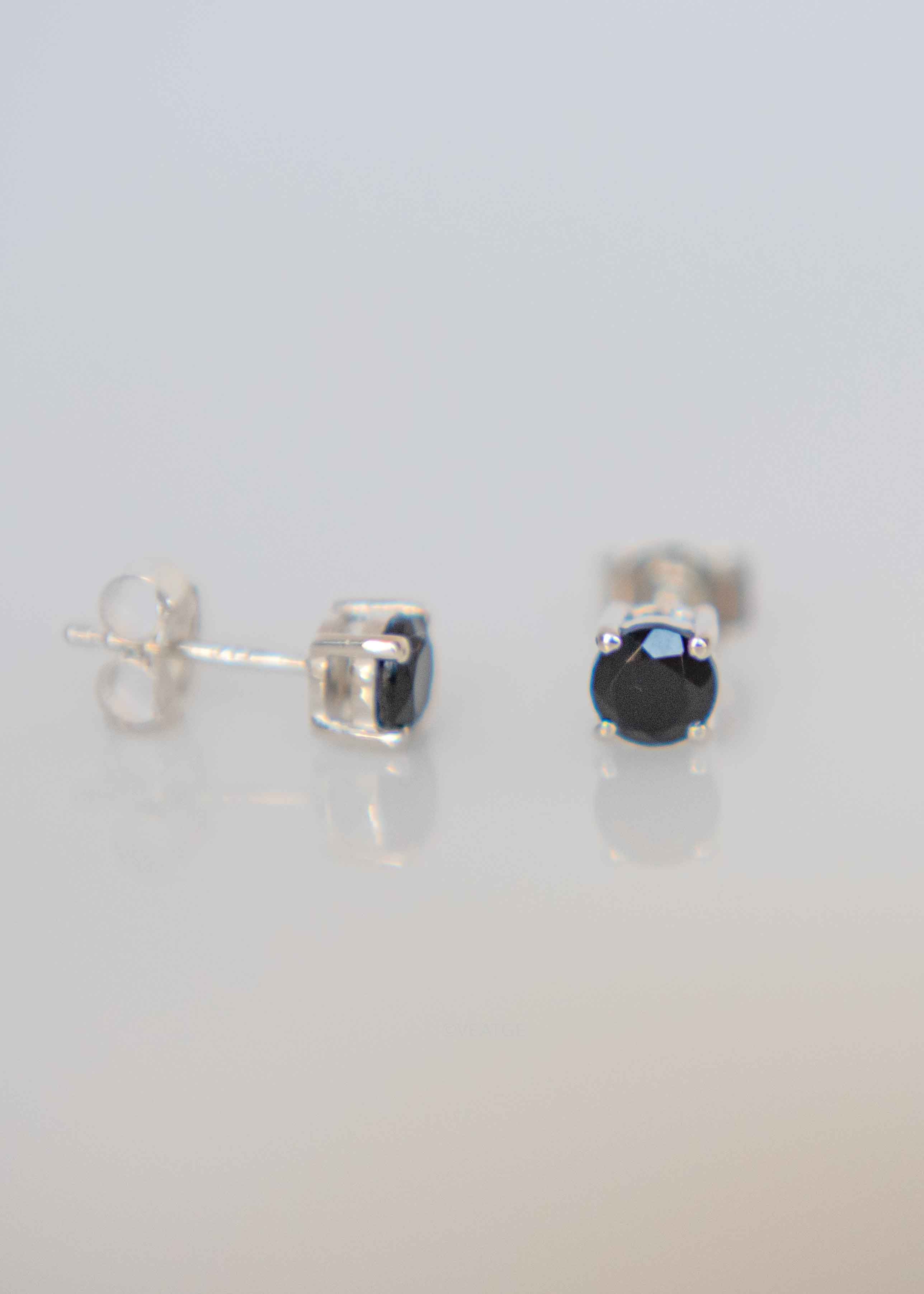 Beautiful black stud earrings female | Black stud earrings, Black stud, Stud  earrings