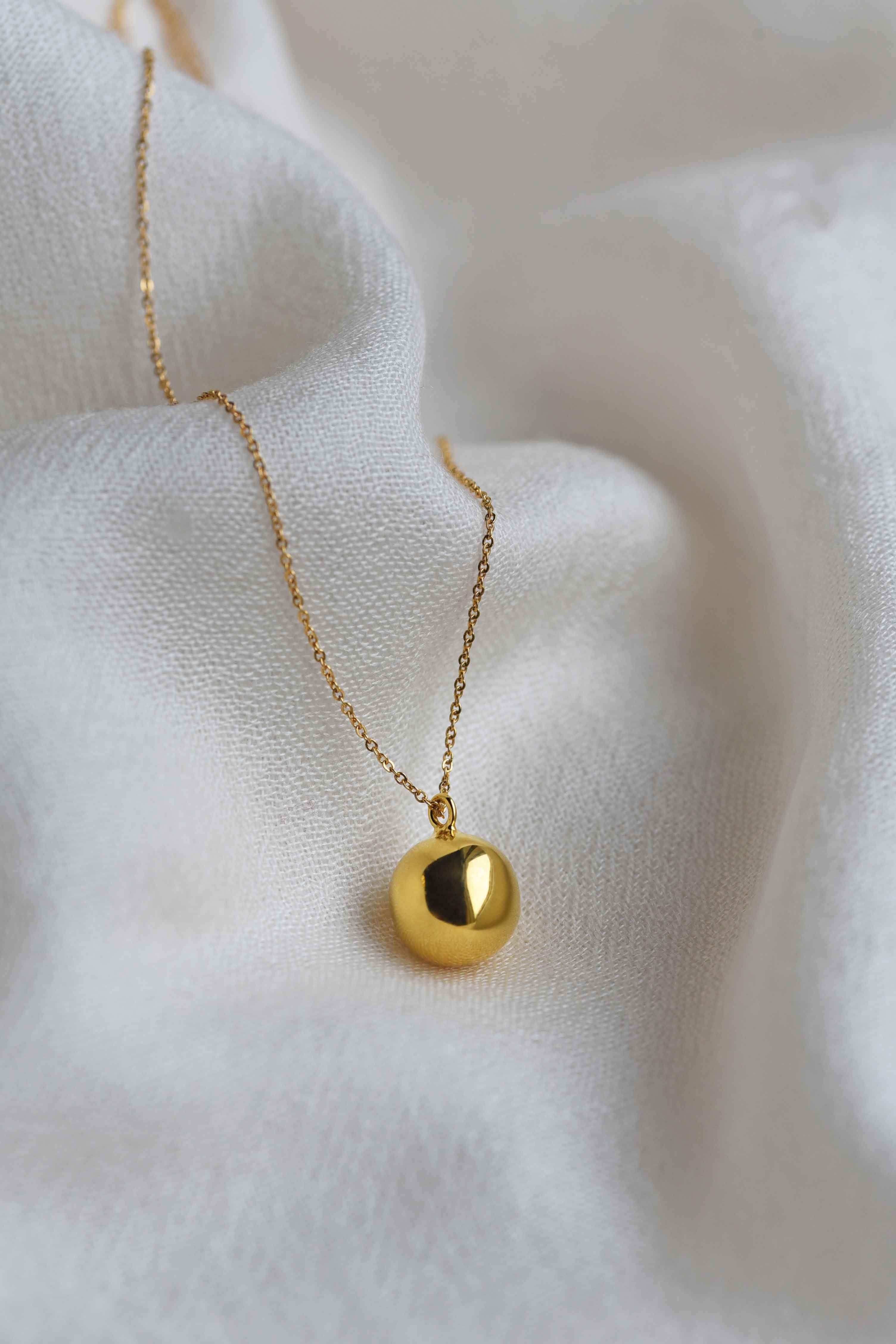 Minimal Ball Necklace in Gold