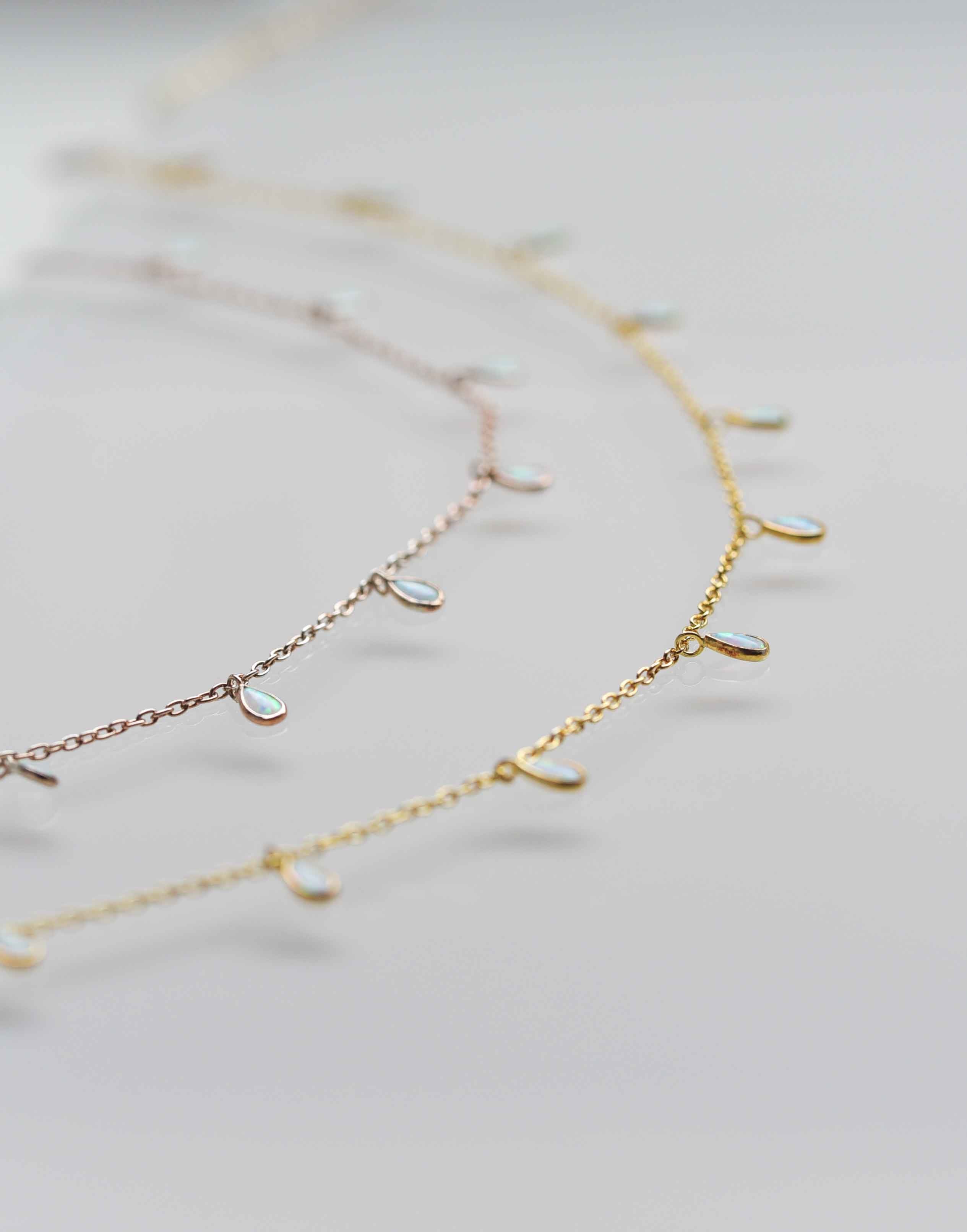 delicate choker gold