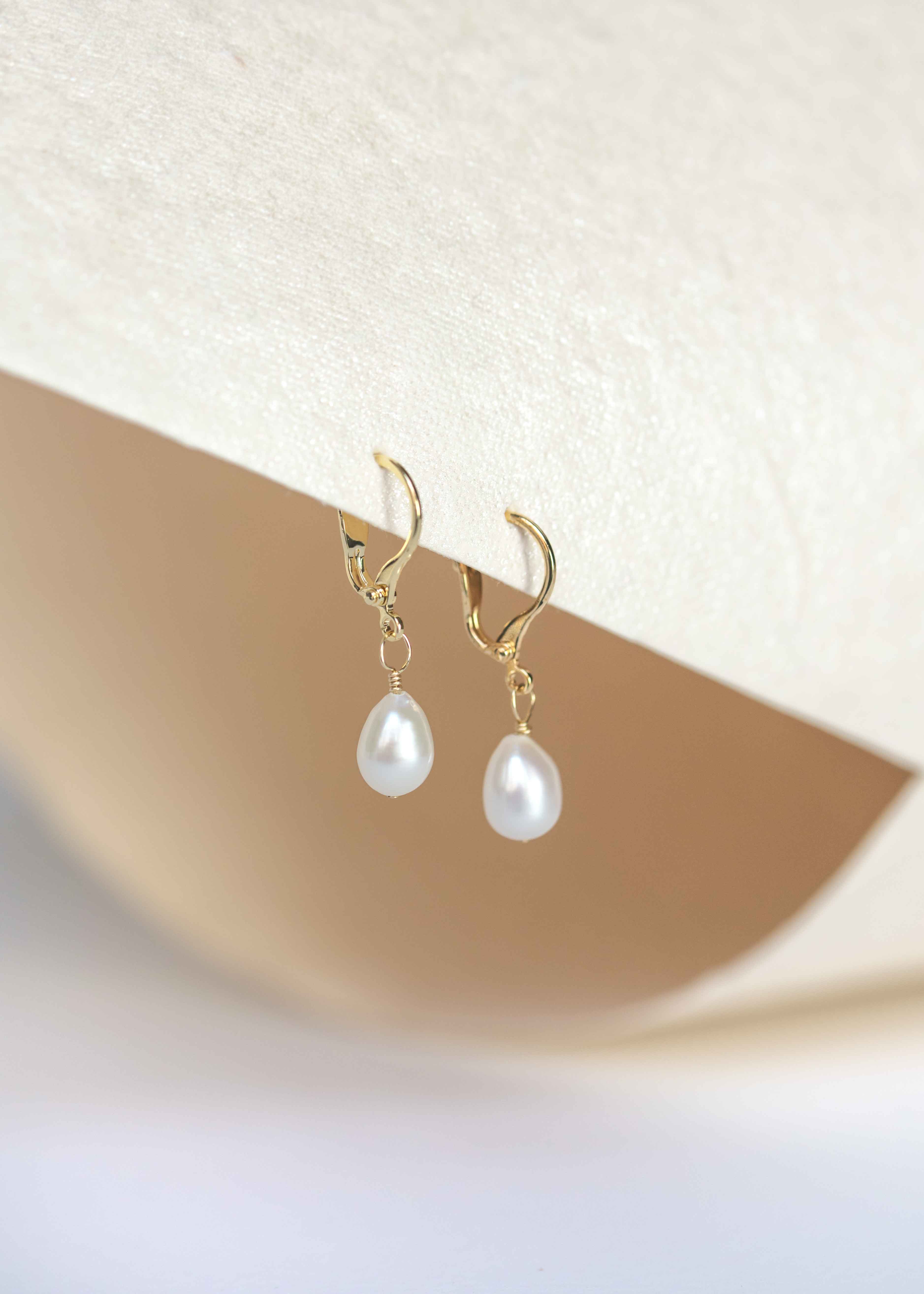 Pearl Teardrop Dangle Earrings Gold