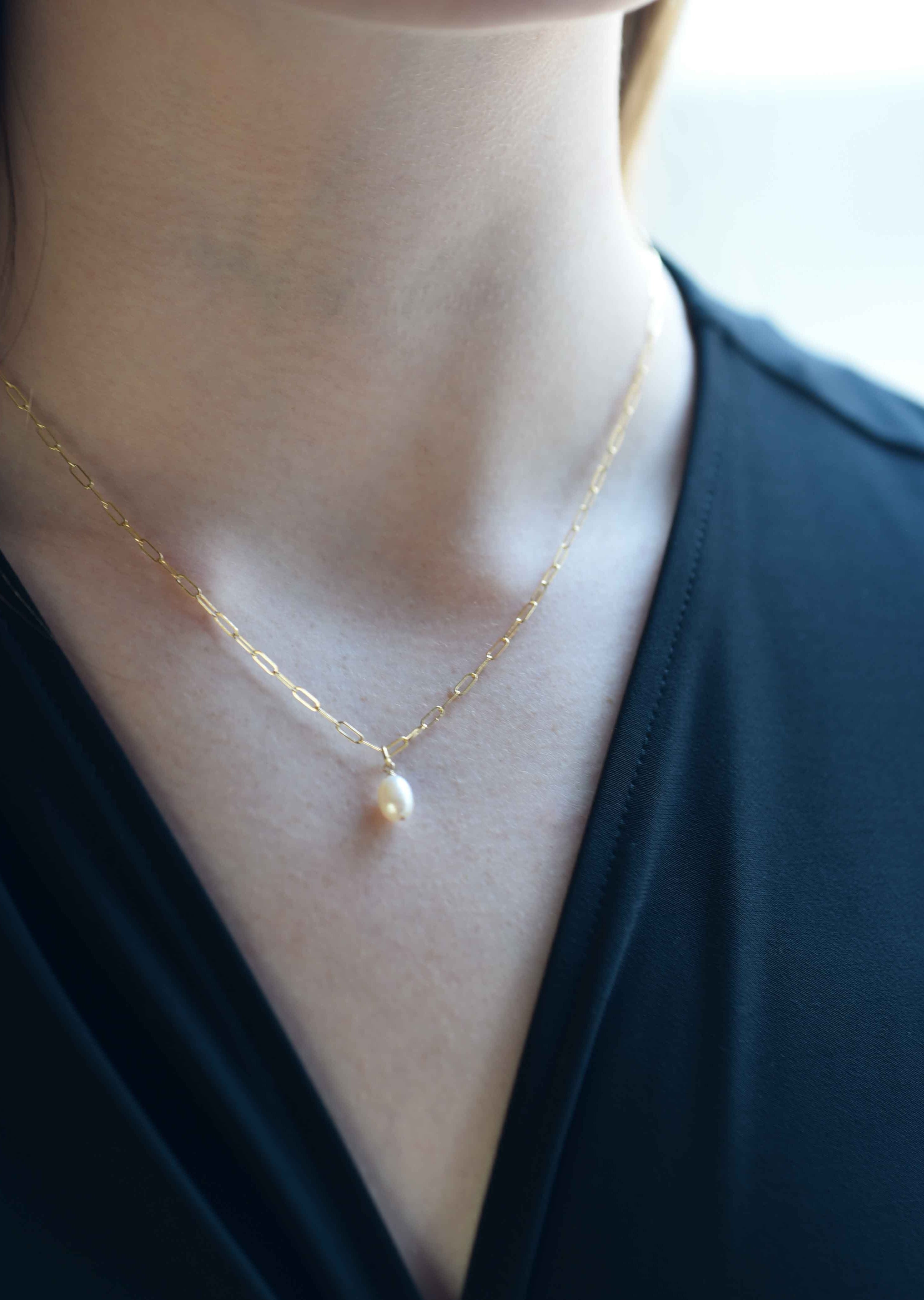 Single Pearl Drop Necklace 14k Gold with pendant
