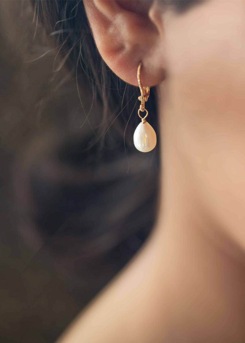 Pearl Teardrop Dangle Earrings Gold