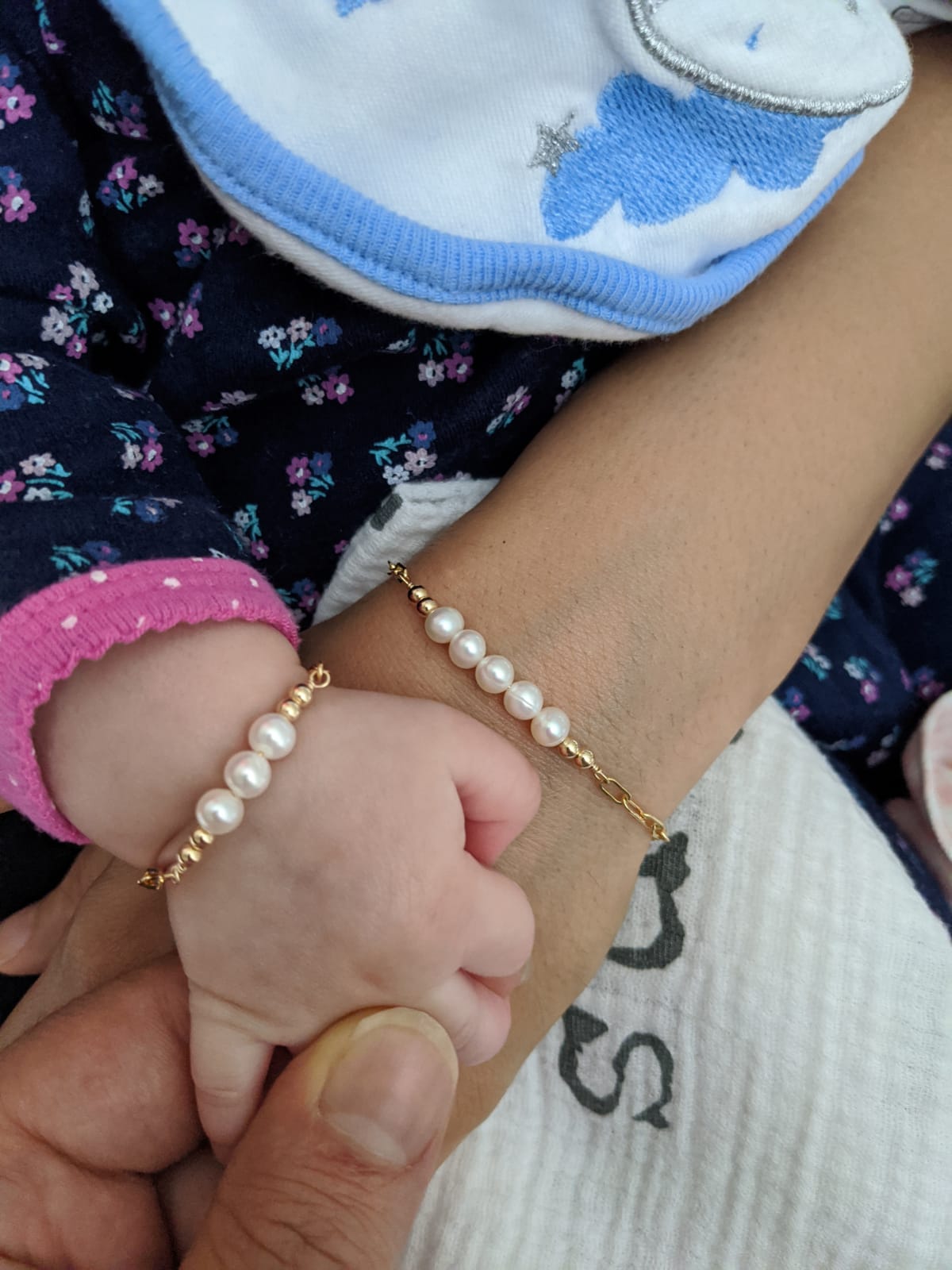 Mother Daughter Pearl Bracelet Set, Mommy and me jewelry, mother daughter gold jewelry