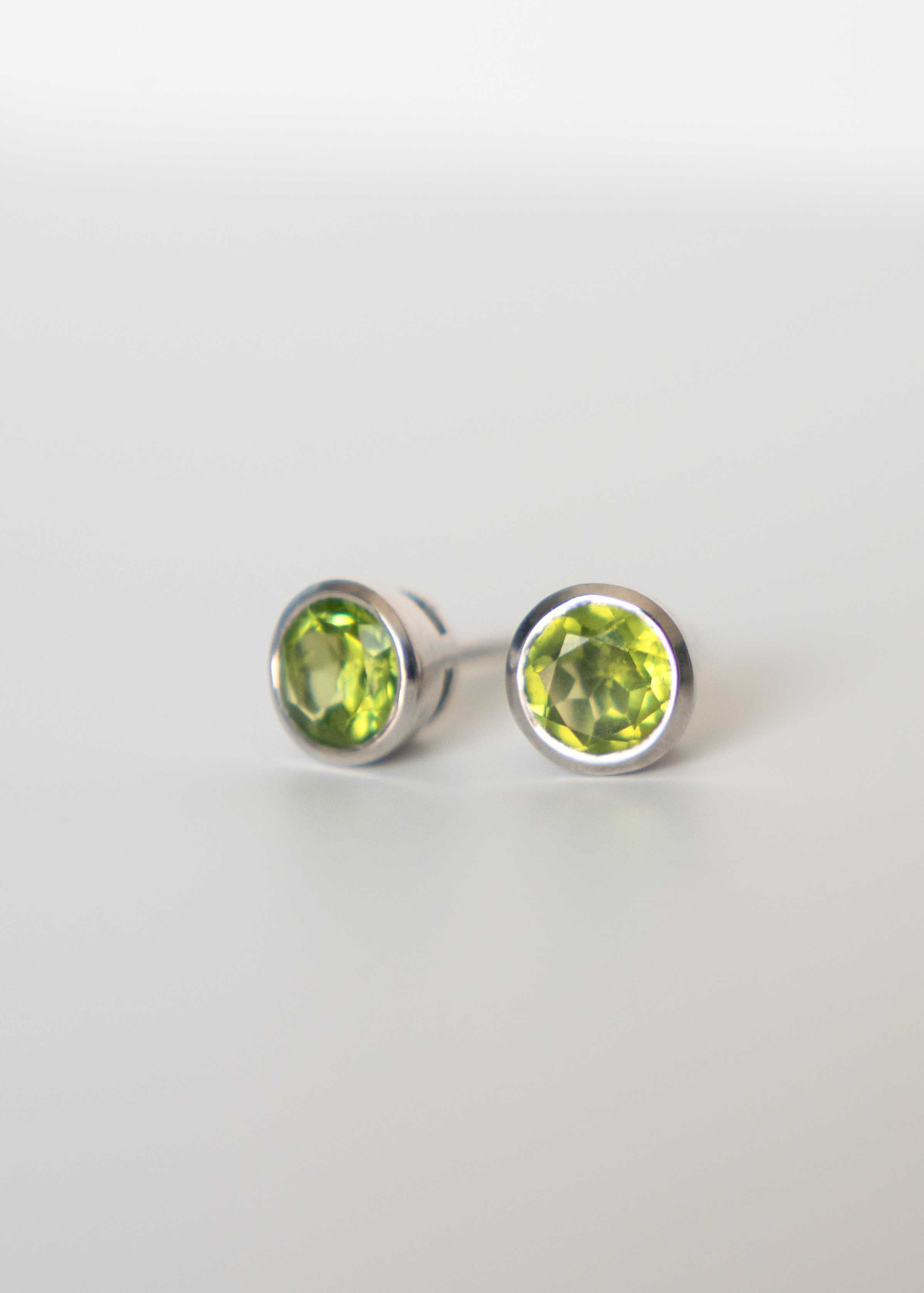 Peridot Medium Stud Earrings - Silver