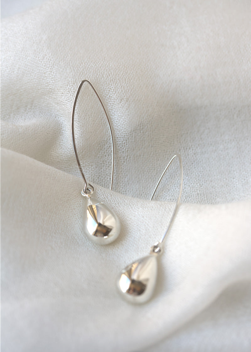 Tear drop earrings silver