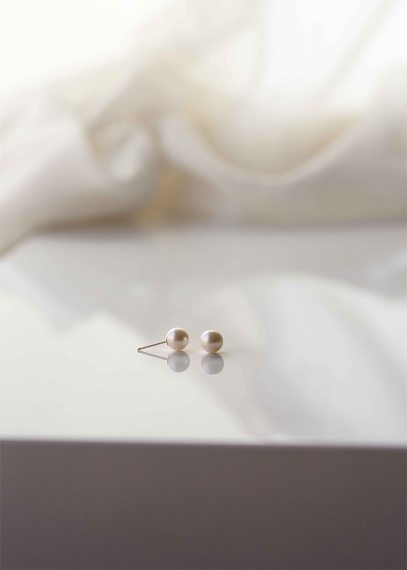 Pearl Studs in solid gold
