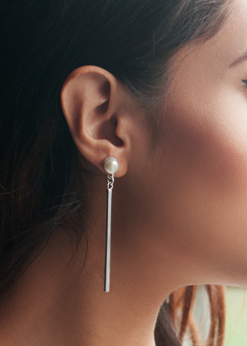 Pearl & Hammered Line Earrings